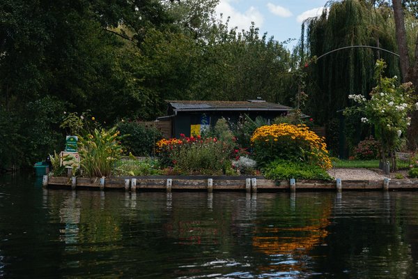 Idées astucieuses pour aménager un petit espace avec du mobilier de jardin